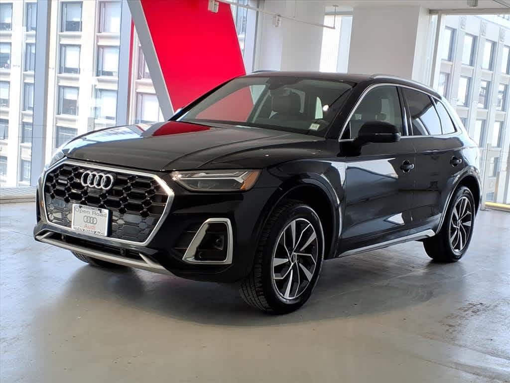 2023 Audi Q5 45 Premium Plus's photo
