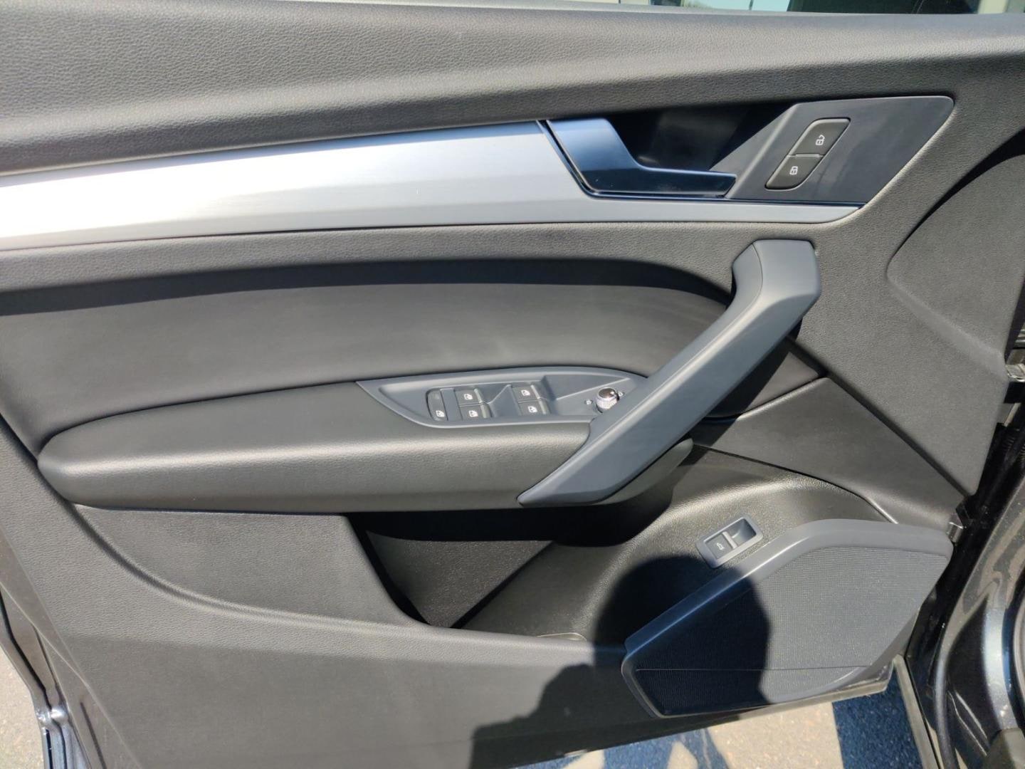 Bild über Audi Q5 Sportback 45 TFSI quattro S tronic - für weitere Informationen kontaktieren Sie den Audi Partner