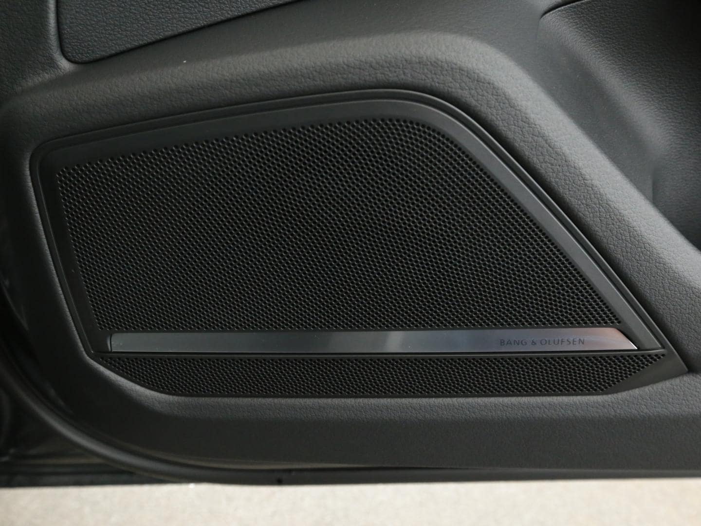 Bild über Audi S6 Avant TDI quattro tiptronic - für weitere Informationen kontaktieren Sie den Audi Partner