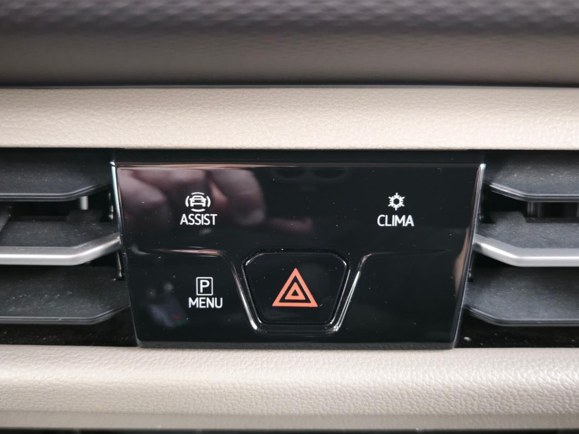 Volkswagen Multivan długi rozstaw osi Life