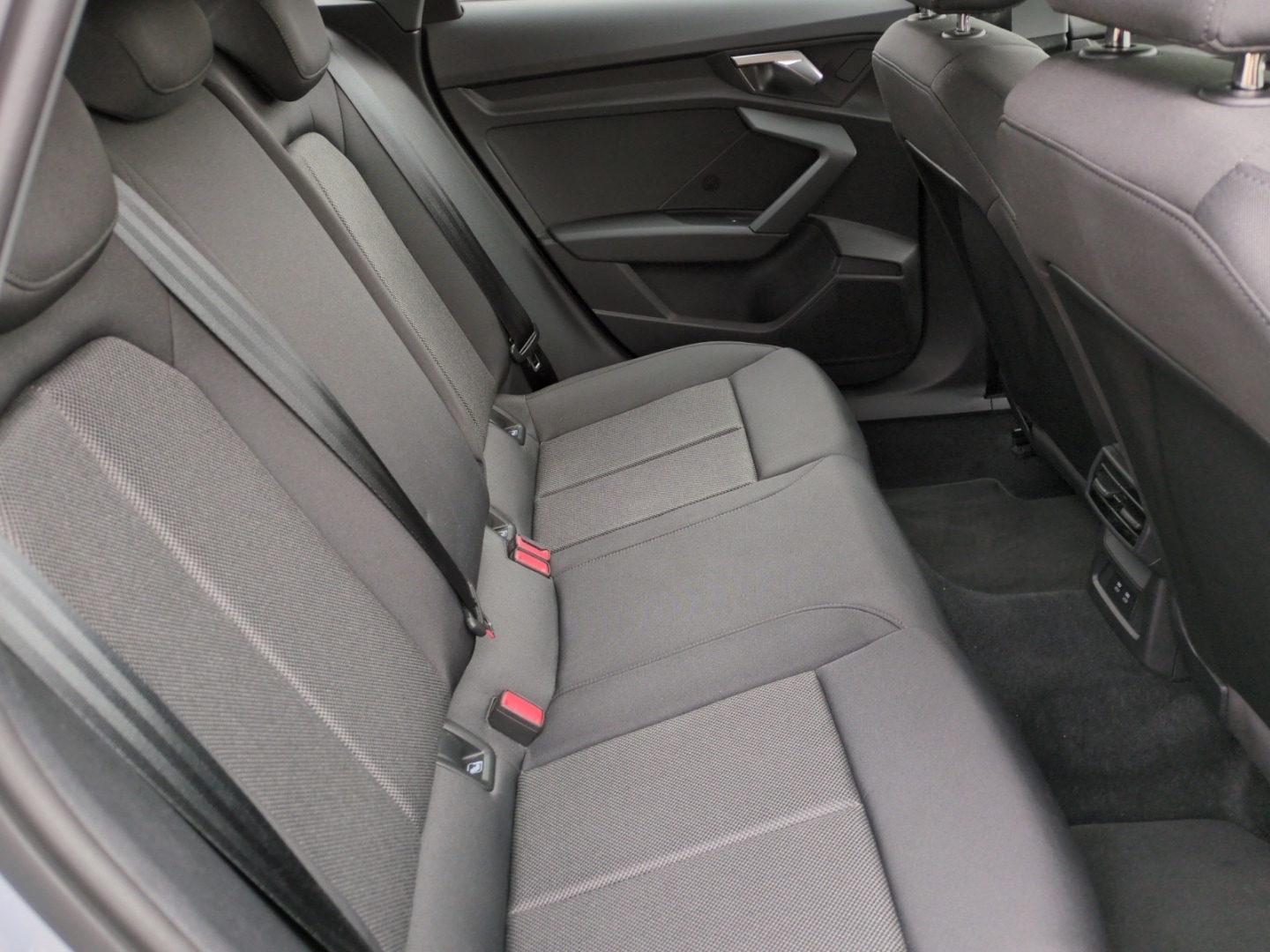 Bild über Audi A3 Sportback advanced 35 TFSI Schaltgetriebe - für weitere Informationen kontaktieren Sie den Audi Partner