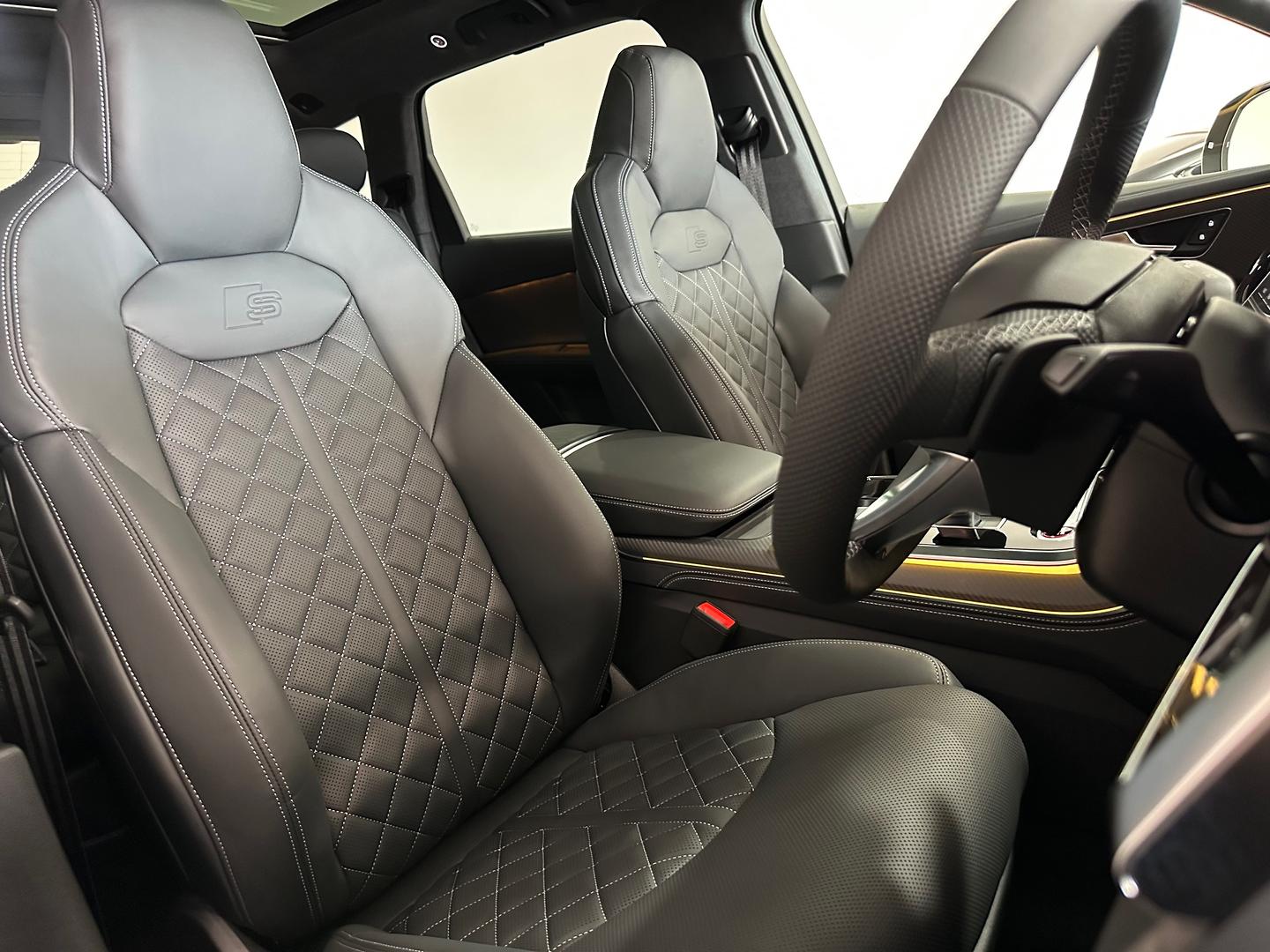 Image about Audi SQ7 SQ7 SUV TFSI 373 kW tiptronic