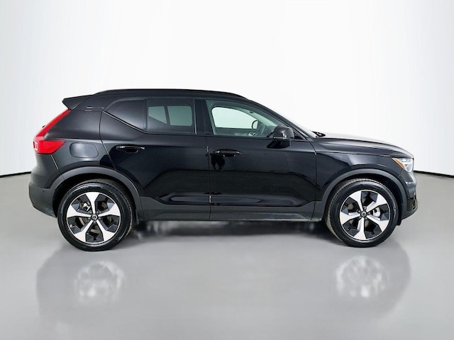 2026 Volvo XC40