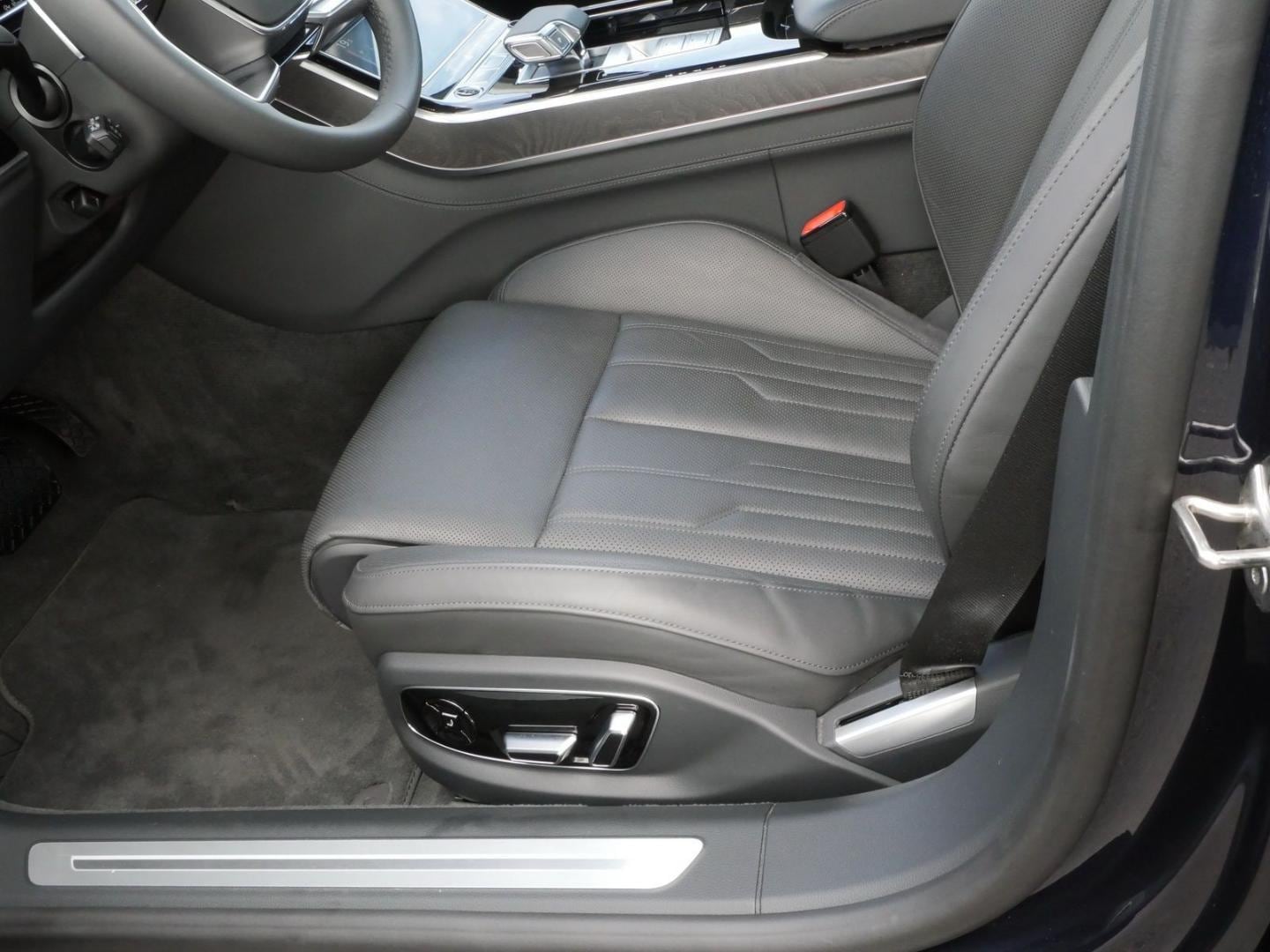 Bild über Audi A8 50 TDI quattro tiptronic - für weitere Informationen kontaktieren Sie den Audi Partner
