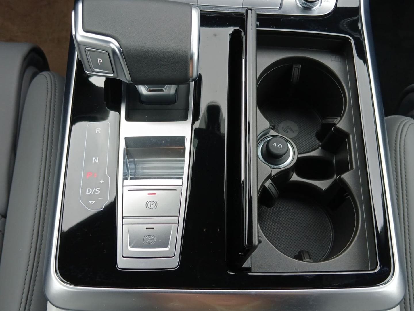 Bild über Audi Q7 SUV 55 TFSI quattro tiptronic - für weitere Informationen kontaktieren Sie den Audi Partner