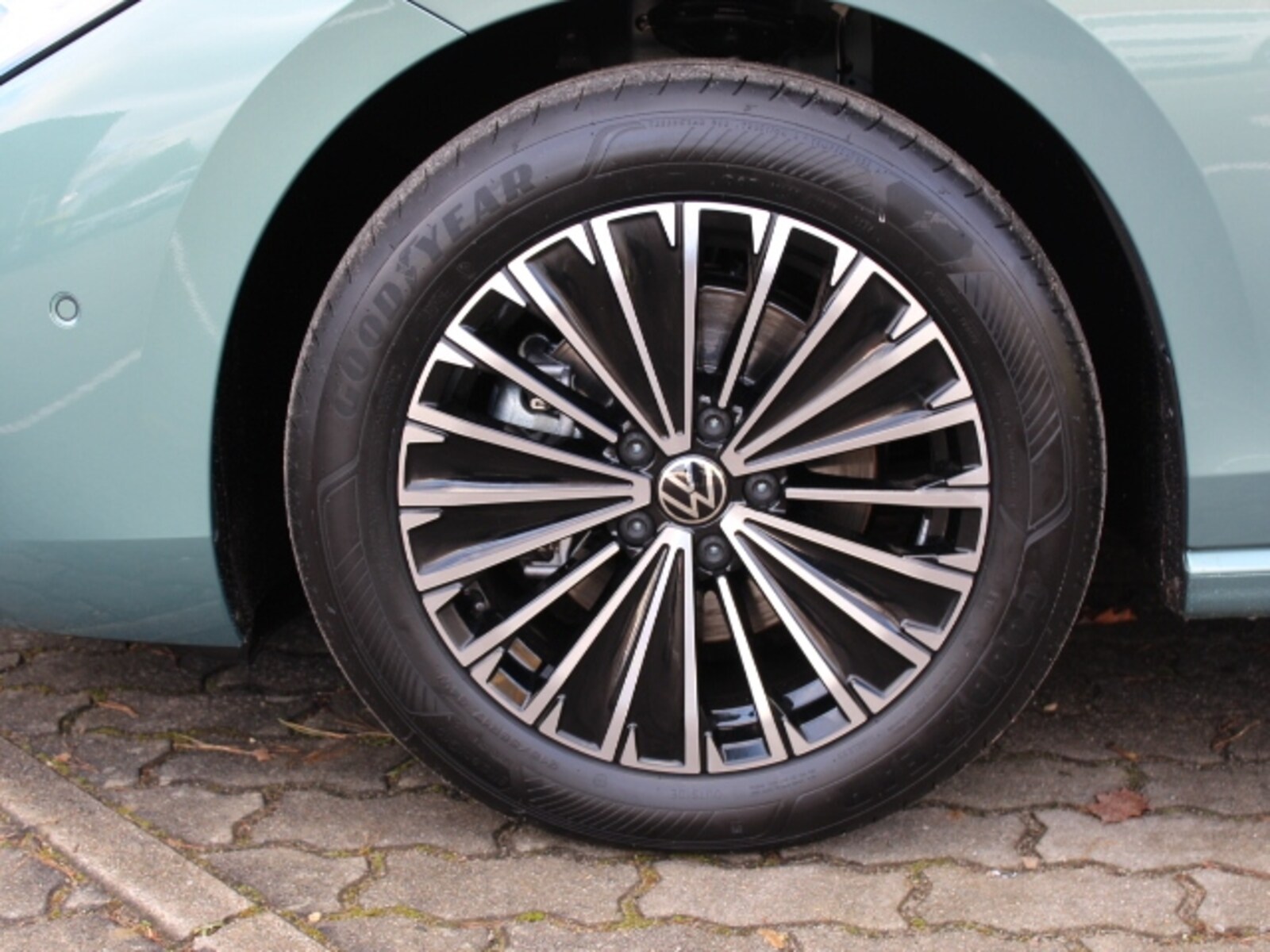 Volkswagen Passat – Bild 4