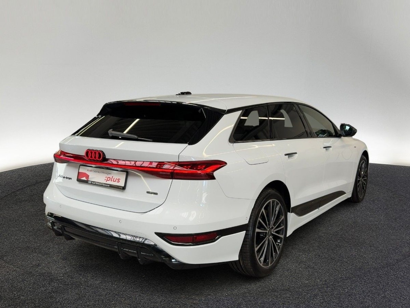 Bild über Audi A6 Avant e-tron S line business e-tron quattro 315 kW - für weitere Informationen kontaktieren Sie den Audi Partner