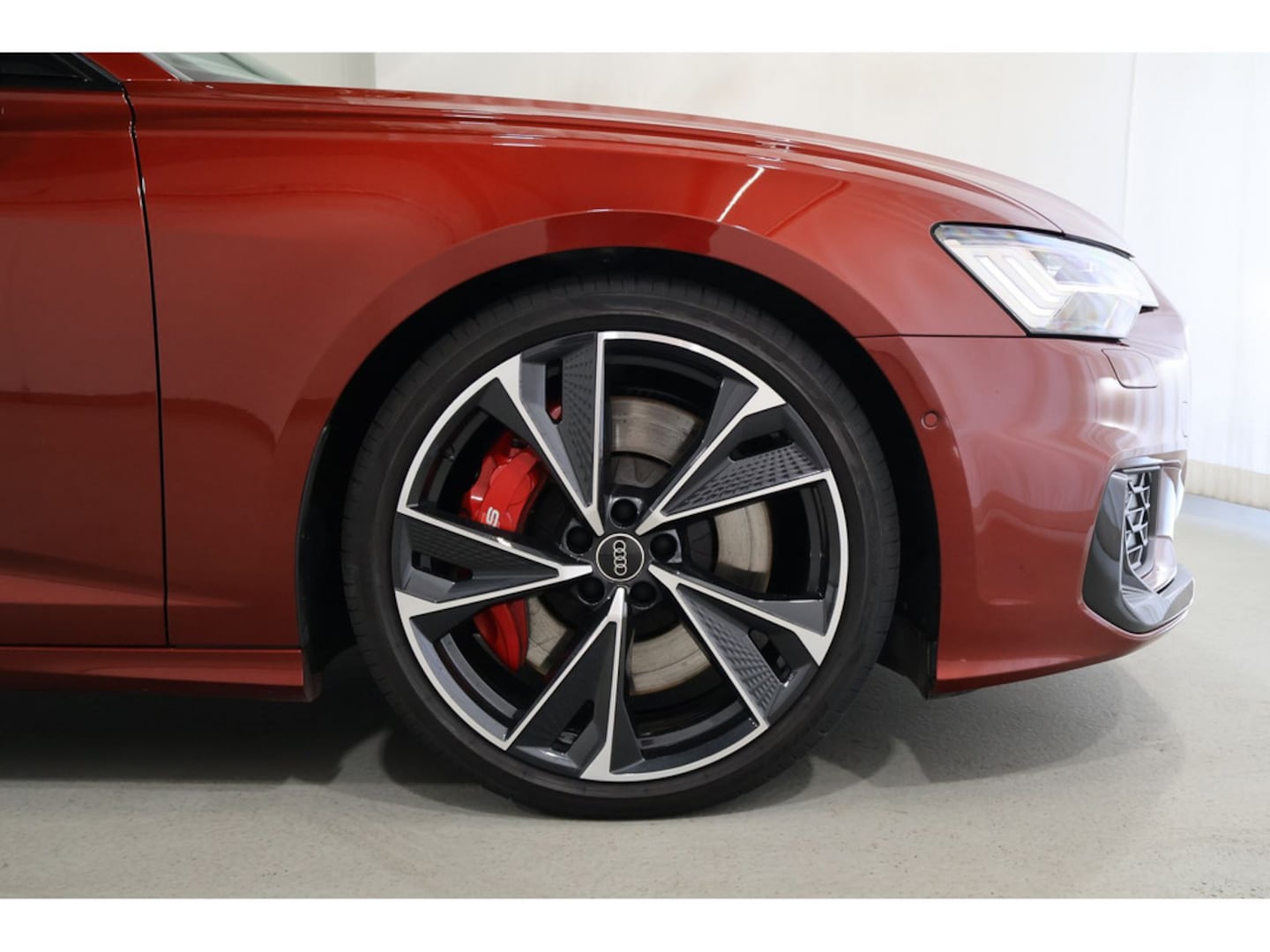 Bild über Audi S6 Avant TDI quattro tiptronic - für weitere Informationen kontaktieren Sie den Audi Partner