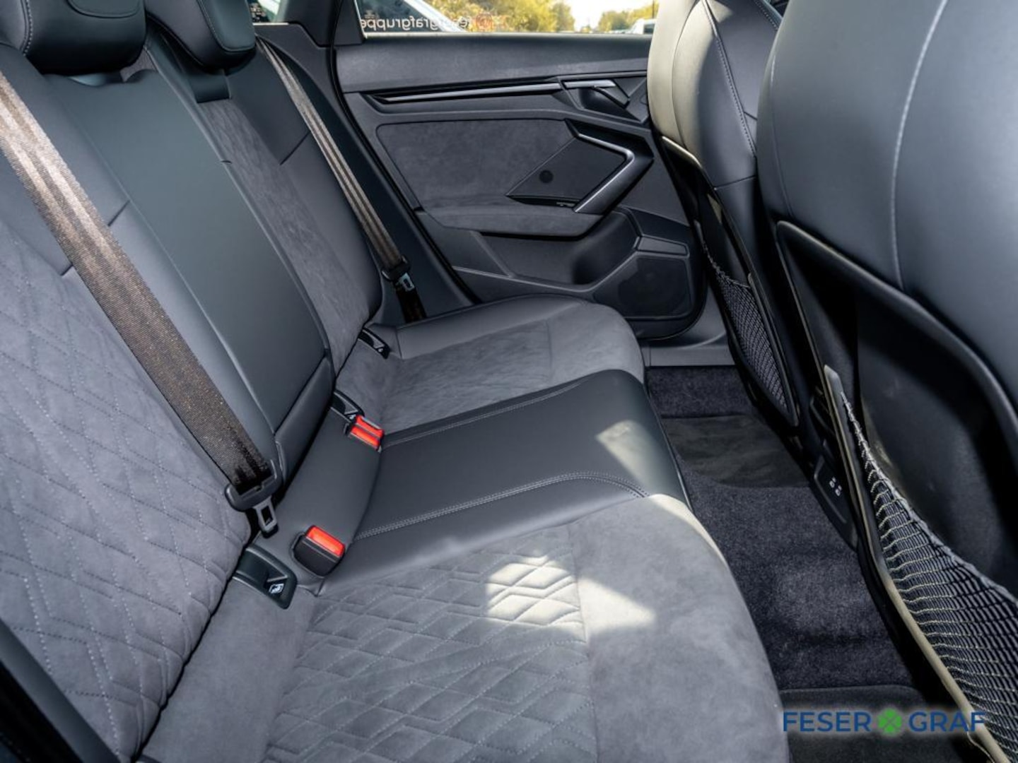Bild über Audi RS 3 Limousine TFSI quattro 294 kW S tronic - für weitere Informationen kontaktieren Sie den Audi Partner