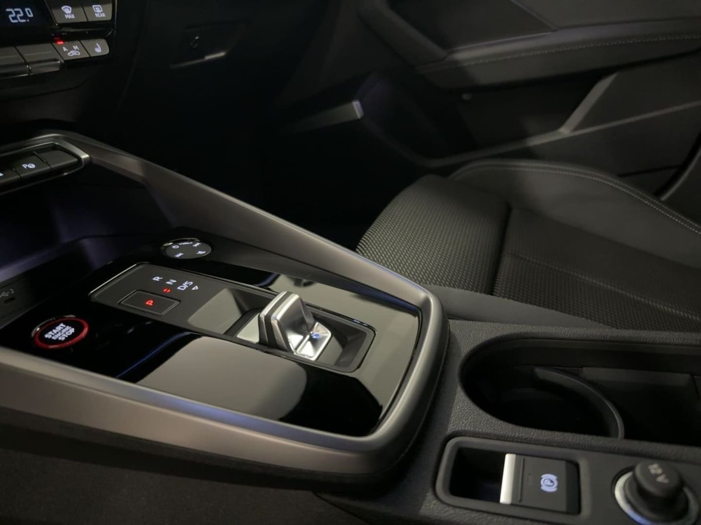 Bild über Audi S3 Sportback TFSI quattro S tronic - für weitere Informationen kontaktieren Sie den Audi Partner