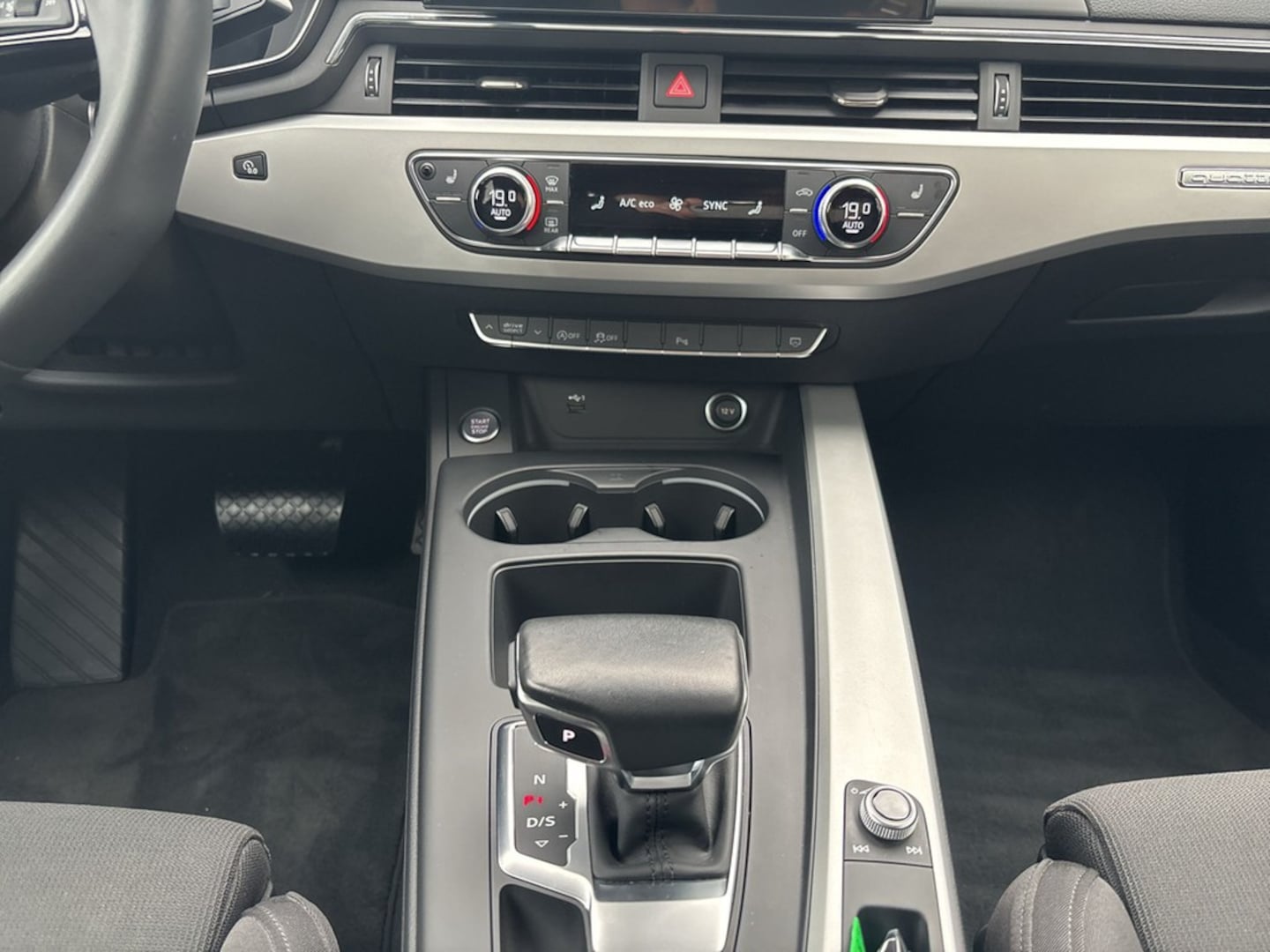 Bild über Audi A5 Sportback S line business 45 TFSI quattro S tronic - für weitere Informationen kontaktieren Sie den Audi Partner