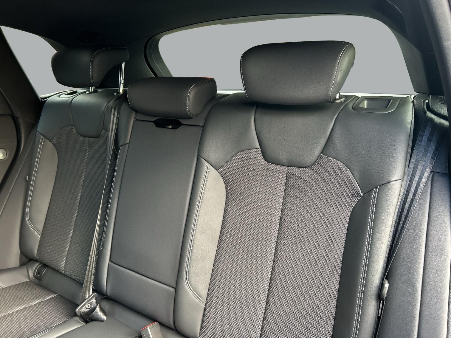 Bild über Audi Q5 40 TDI quattro 150 kW S tronic - für weitere Informationen kontaktieren Sie den Audi Partner
