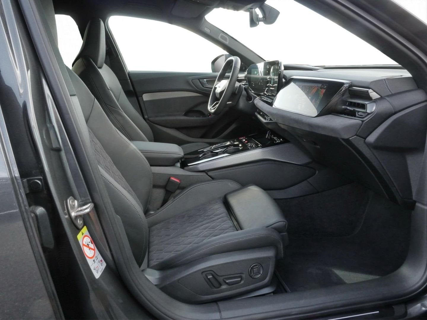 Bild über Audi A5 Avant TDI quattro 150 kW S tronic - für weitere Informationen kontaktieren Sie den Audi Partner