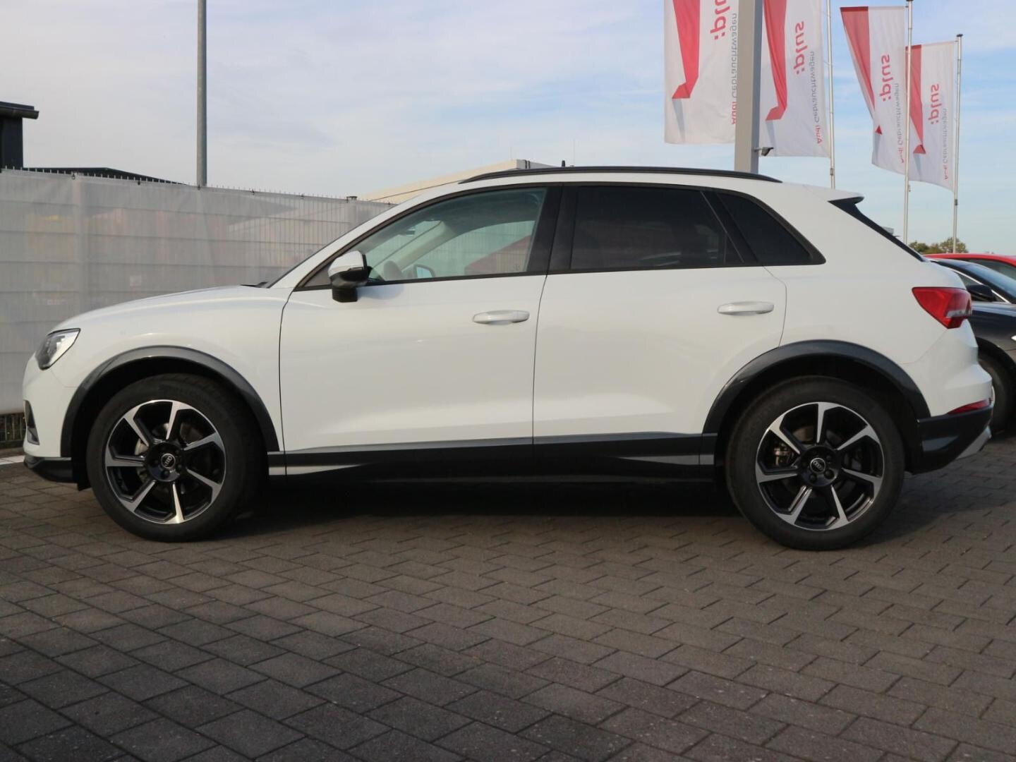 Bild über Audi Q3 TDI 110 kW S tronic - für weitere Informationen kontaktieren Sie den Audi Partner