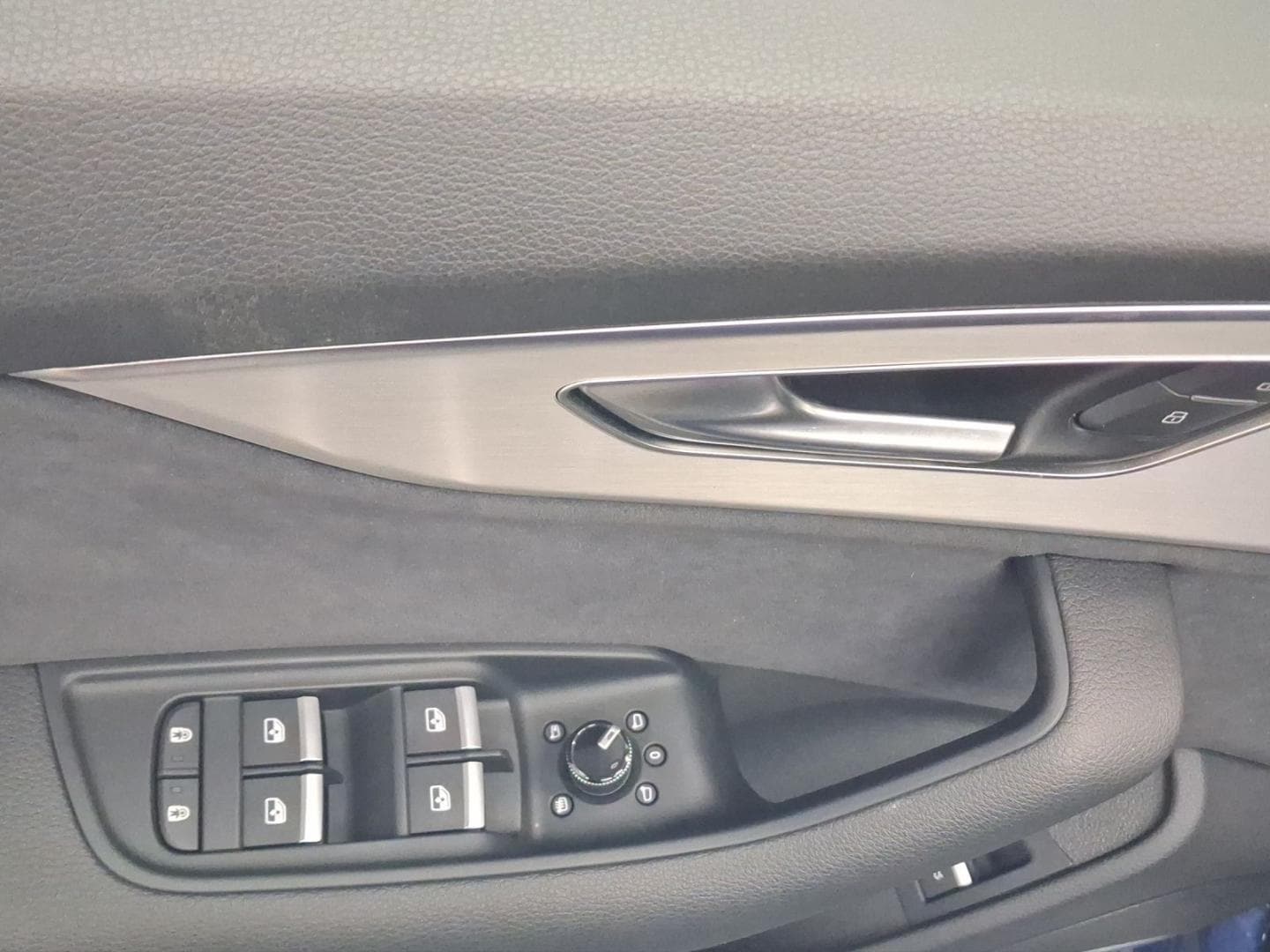 Bild über Audi Q7 SUV S line business TDI quattro 210 kW tiptronic - für weitere Informationen kontaktieren Sie den Audi Partner