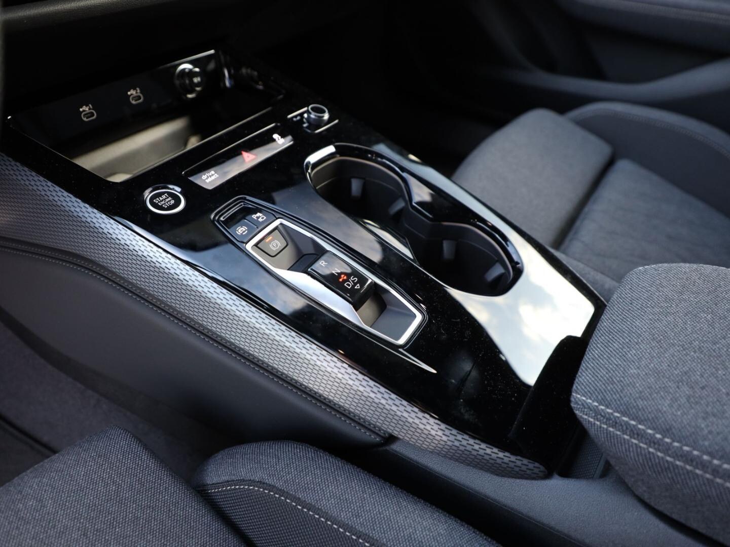 Bild über Audi A5 Avant TDI 150 kW S tronic - für weitere Informationen kontaktieren Sie den Audi Partner