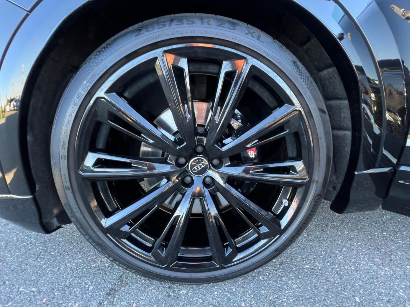 Bild über Audi SQ8 SUV TFSI quattro tiptronic - für weitere Informationen kontaktieren Sie den Audi Partner