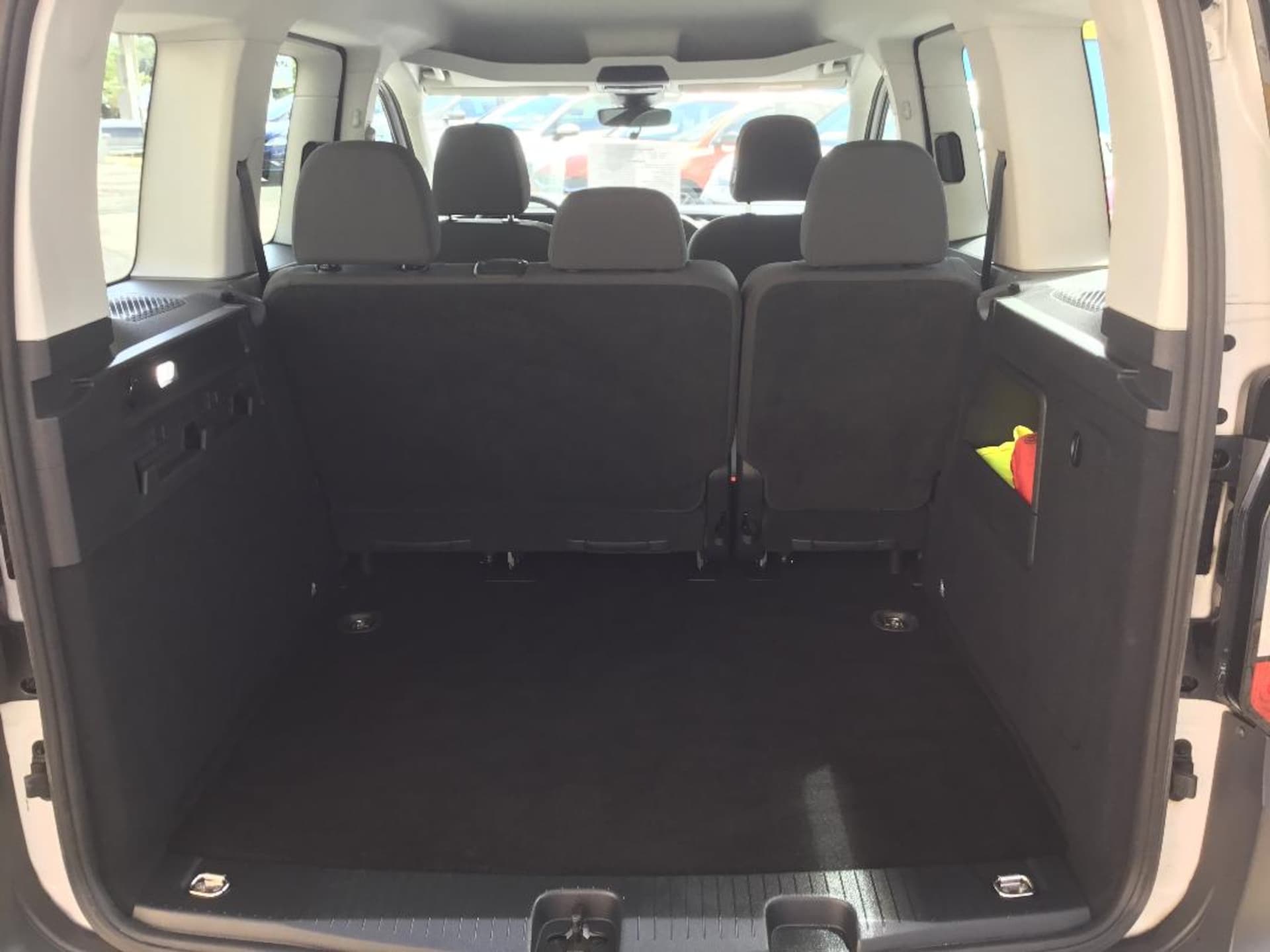 Volkswagen Caddy Kombi Basis-Modell