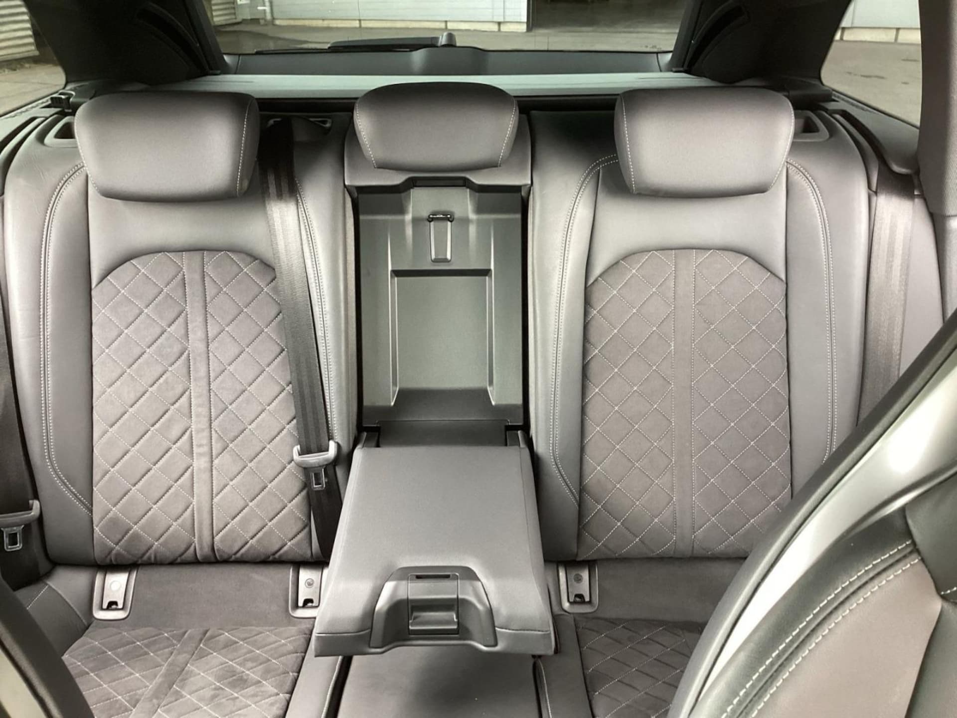 Audi A4 Avant S line