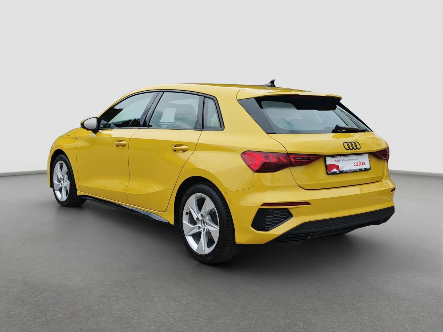 Bild über Audi A3 Sportback S line 35 TFSI Schaltgetriebe - für weitere Informationen kontaktieren Sie den Audi Partner