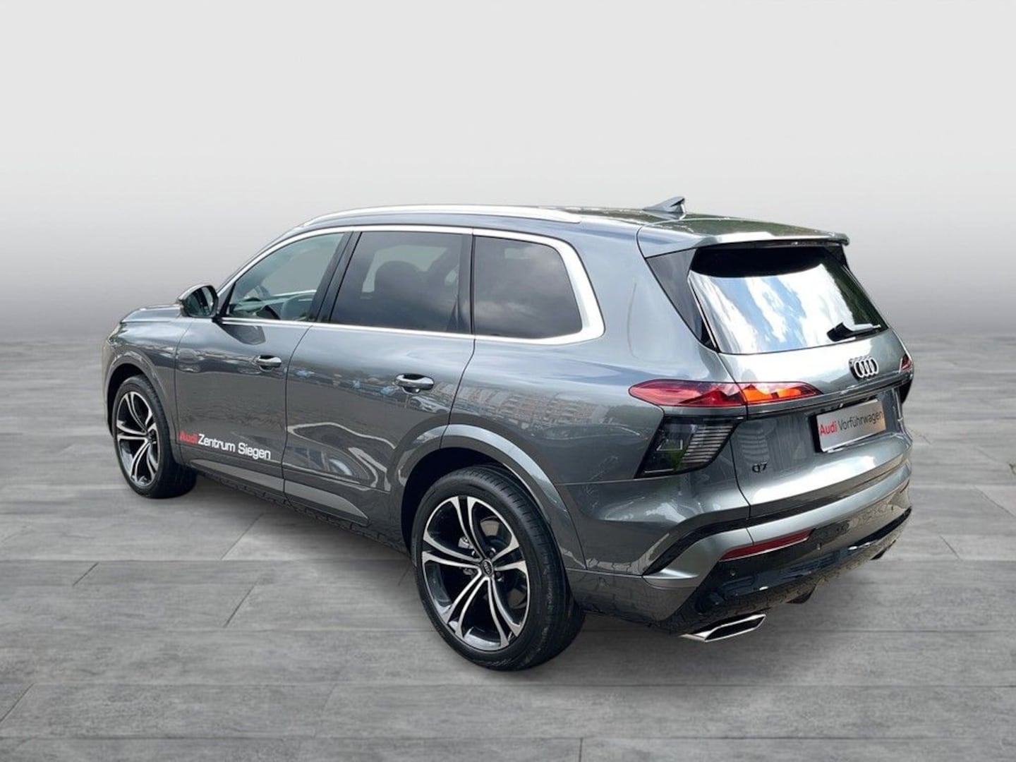 Bild über Audi Q7 SUV TDI quattro 220 kW tiptronic - für weitere Informationen kontaktieren Sie den Audi Partner