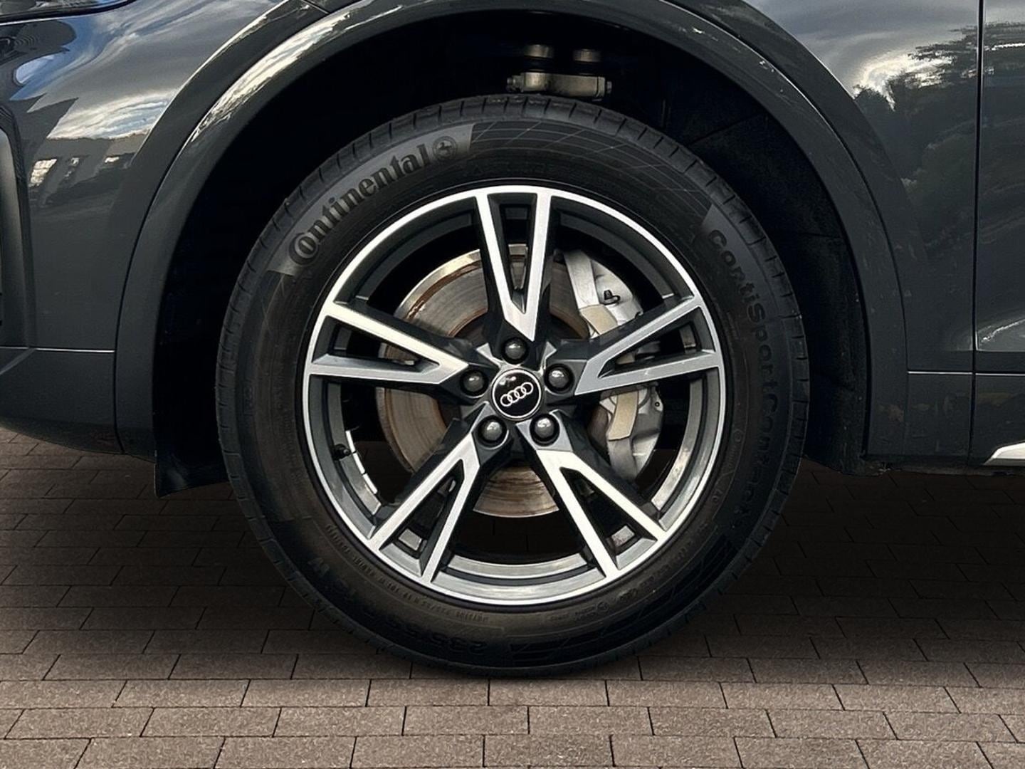Bild über Audi Q5 40 TDI quattro 150 kW S tronic - für weitere Informationen kontaktieren Sie den Audi Partner