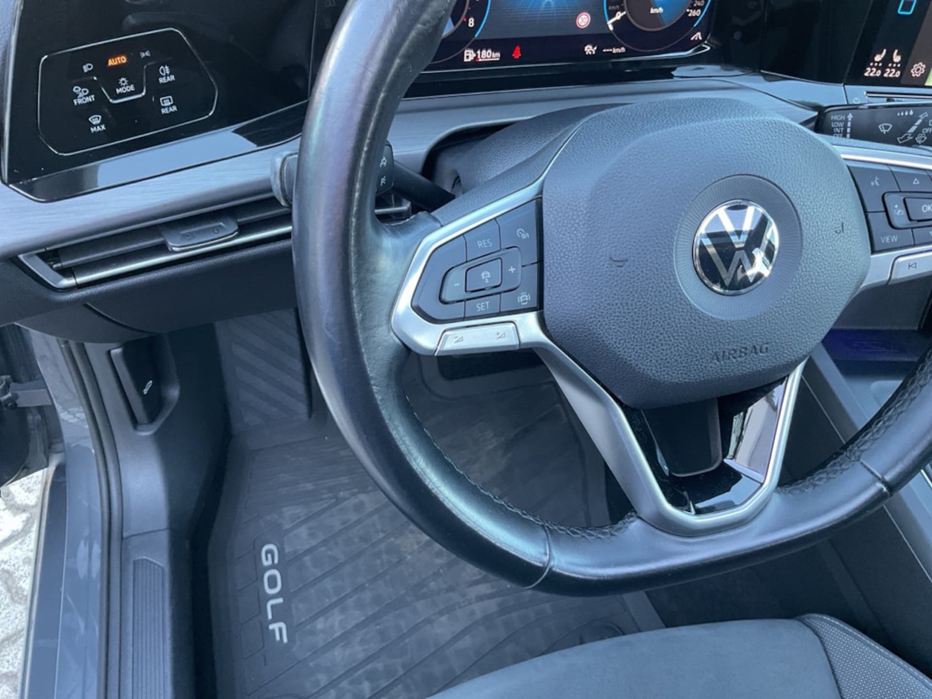 Volkswagen Golf Style