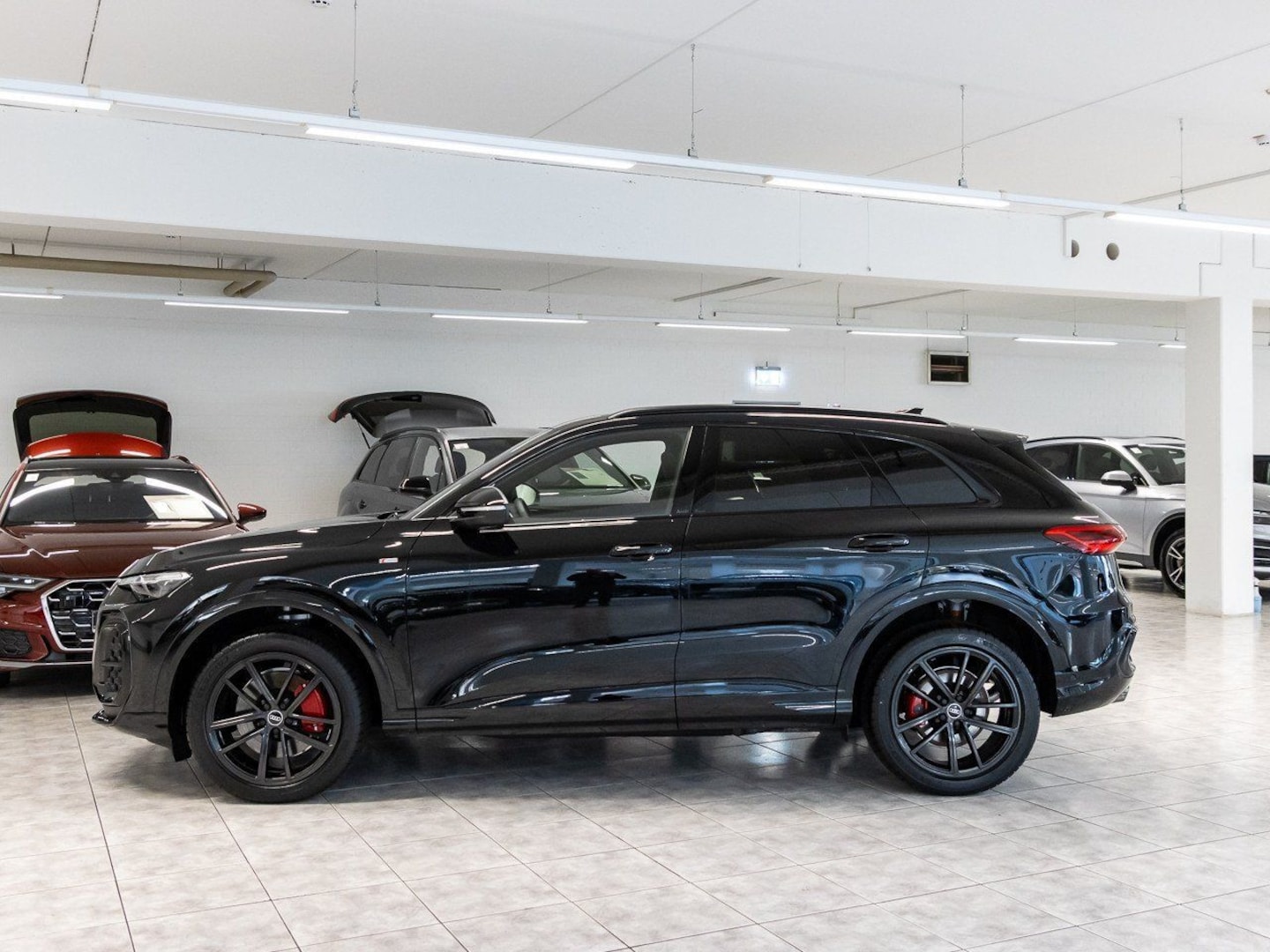 Bild über Audi Q5 SUV TDI quattro 150 kW S tronic - für weitere Informationen kontaktieren Sie den Audi Partner