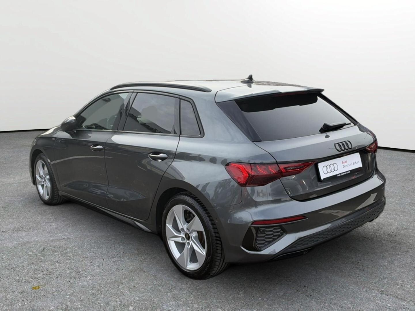 Bild über Audi A3 Sportback S line 30 TFSI S tronic - für weitere Informationen kontaktieren Sie den Audi Partner
