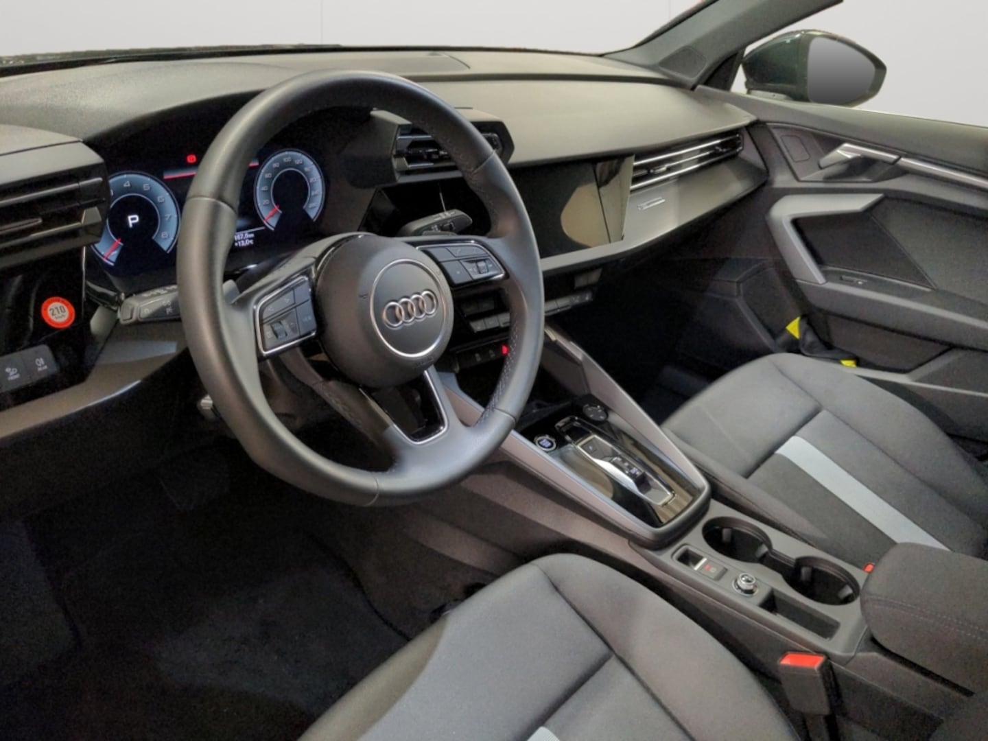 Bild über Audi A3 allstreet 35 TFSI S tronic - für weitere Informationen kontaktieren Sie den Audi Partner