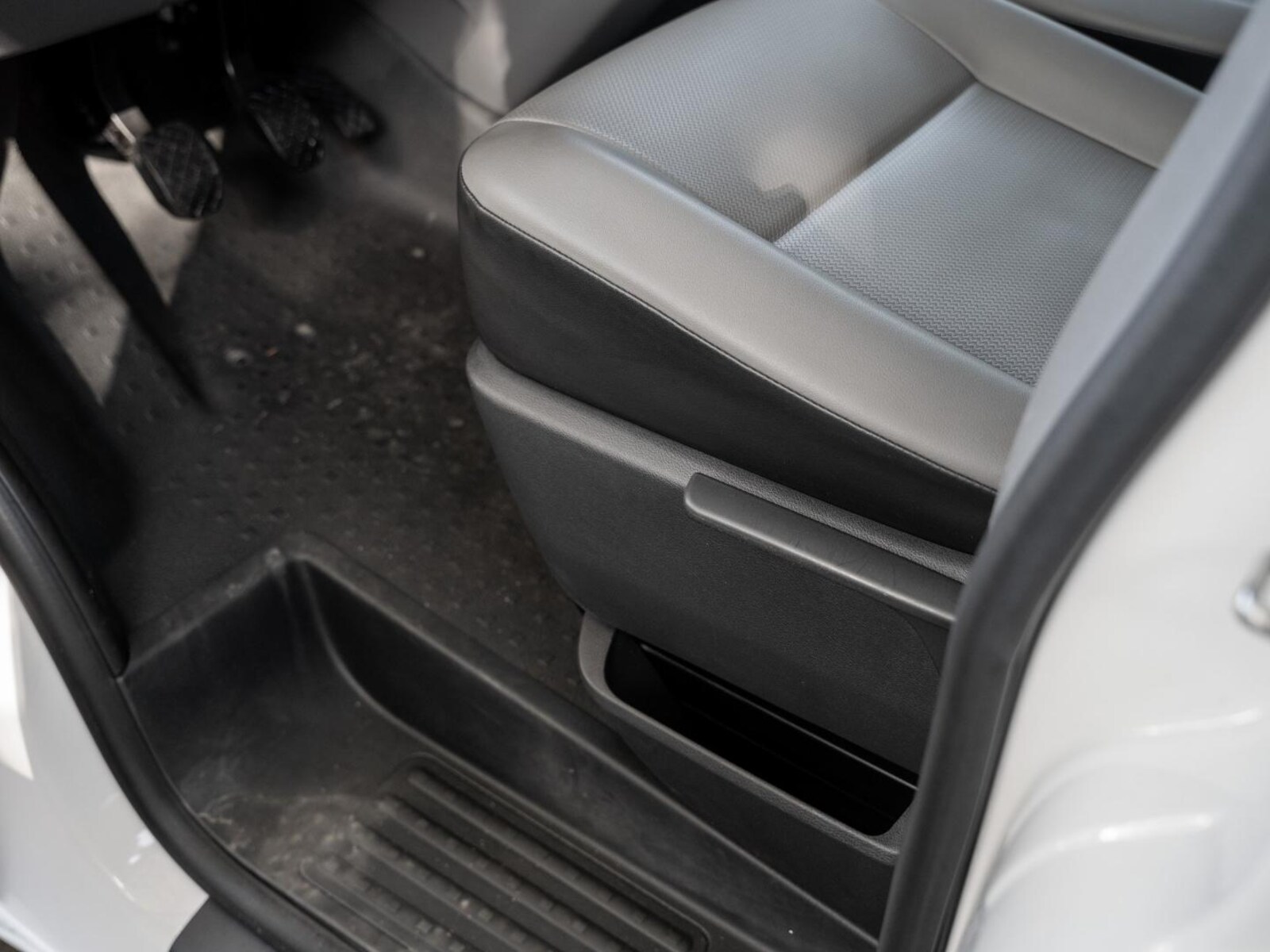 Volkswagen T6.1 Transporter Kasten kurzer Radstand – Bild 22