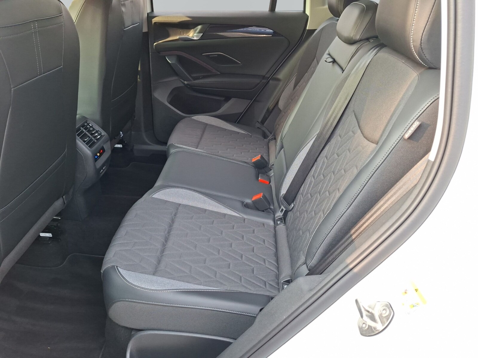 Volkswagen Tiguan – Bild 12