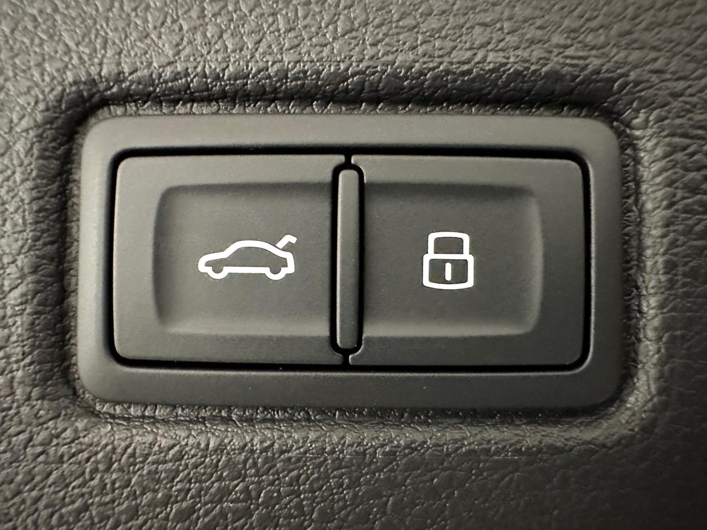 Image about Audi SQ7 SQ7 SUV TFSI 373 kW tiptronic