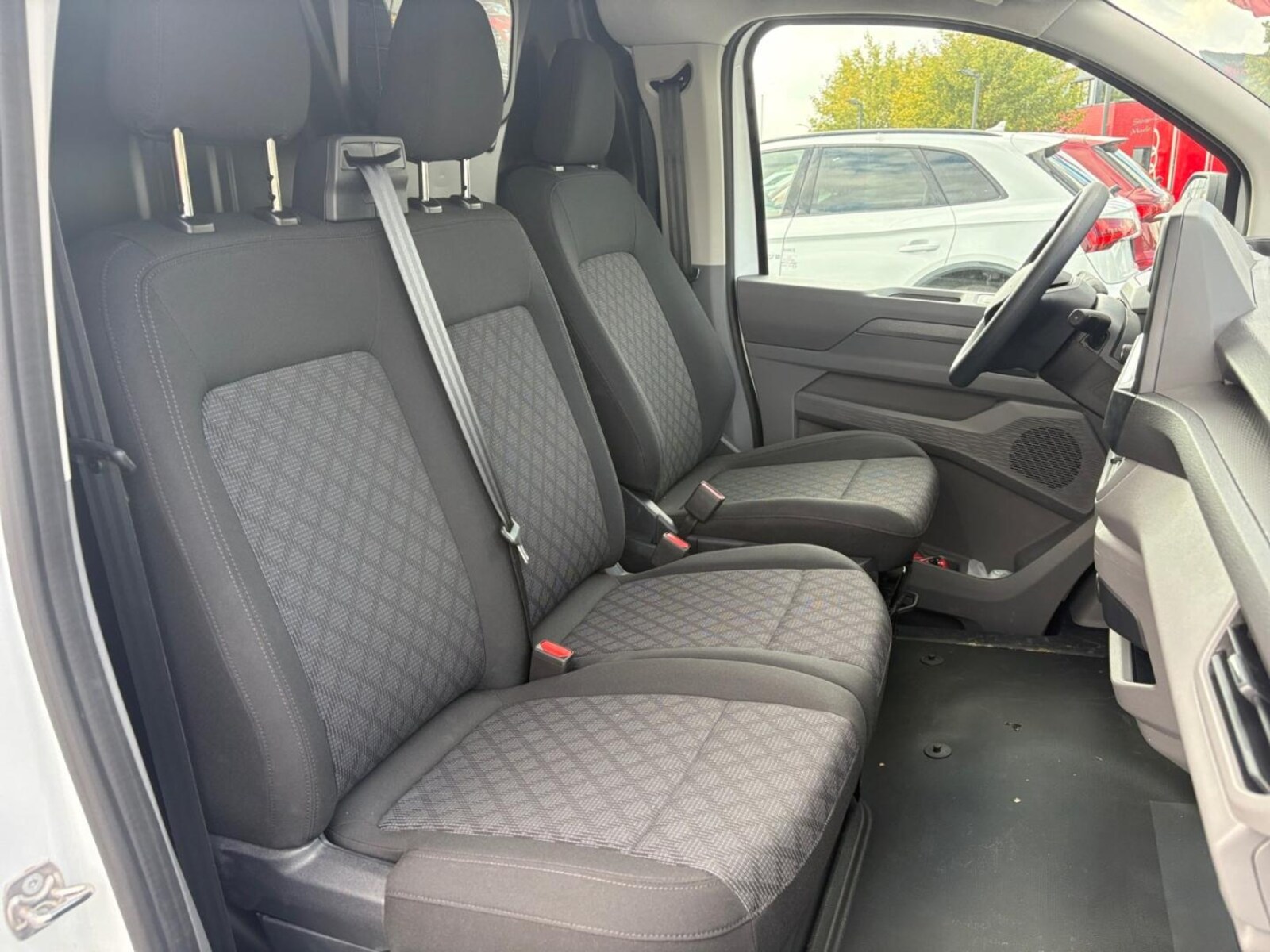 Volkswagen Transporter Kasten langer Radstand – Bild 9
