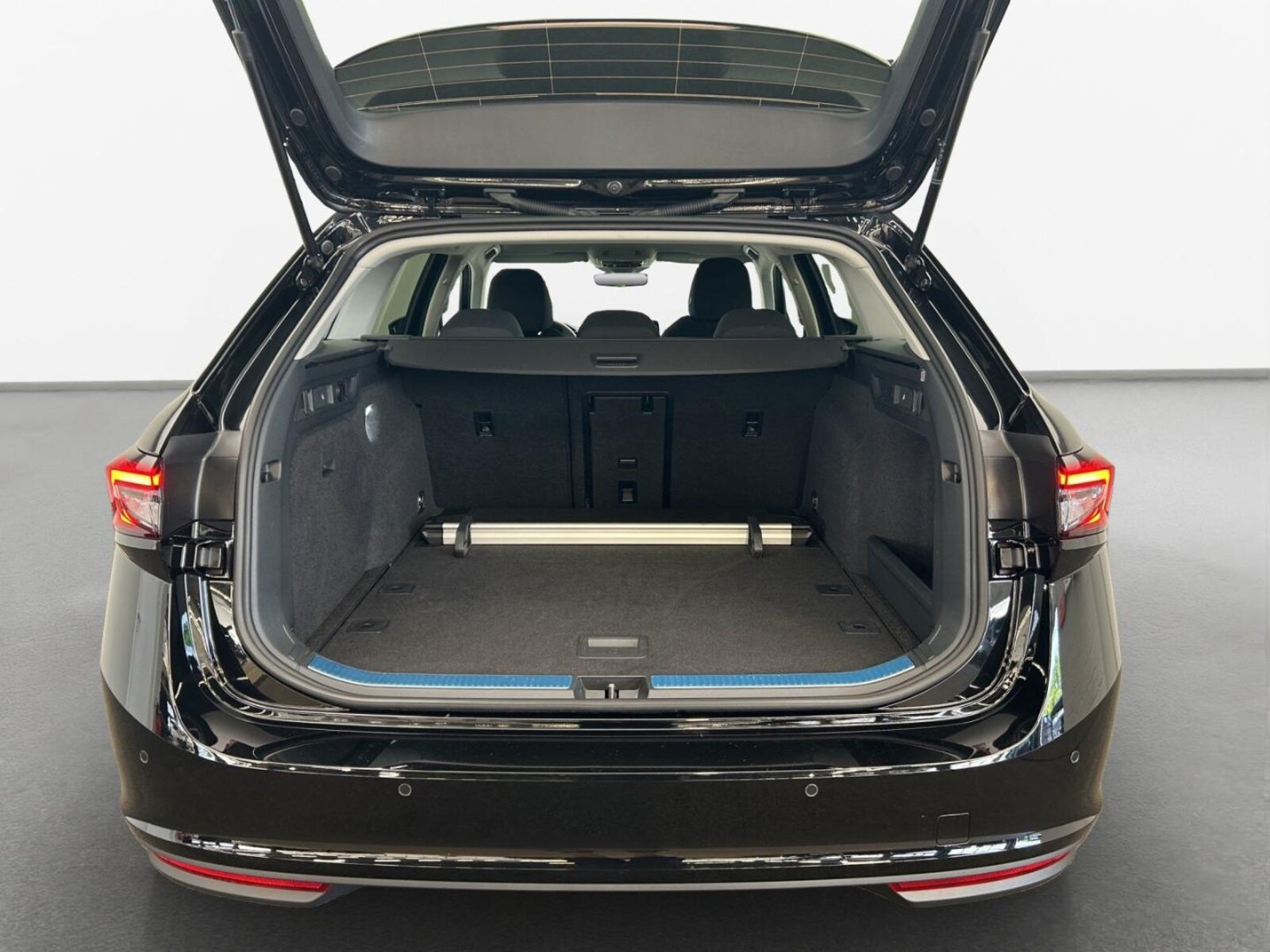 Škoda Superb Combi – Bild 11