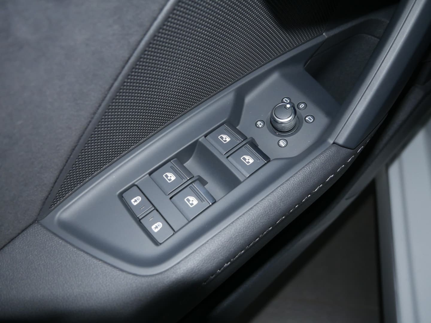 Bild über Audi S3 Sportback TFSI quattro S tronic - für weitere Informationen kontaktieren Sie den Audi Partner