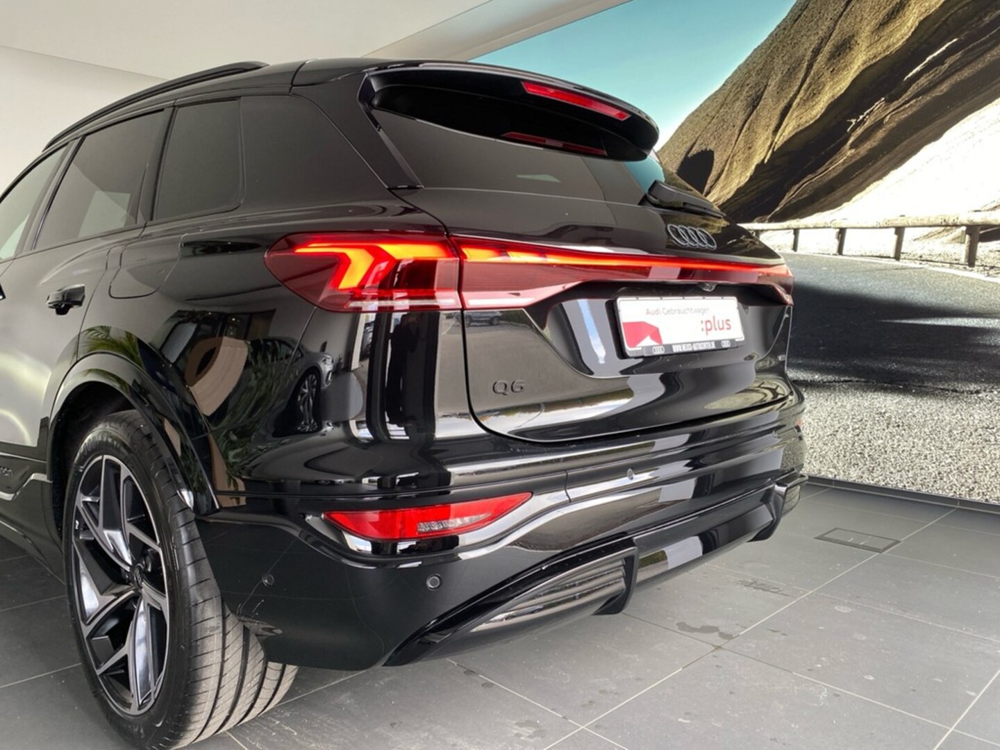 Bild über Audi Q6 SUV e-tron e-tron quattro - für weitere Informationen kontaktieren Sie den Audi Partner