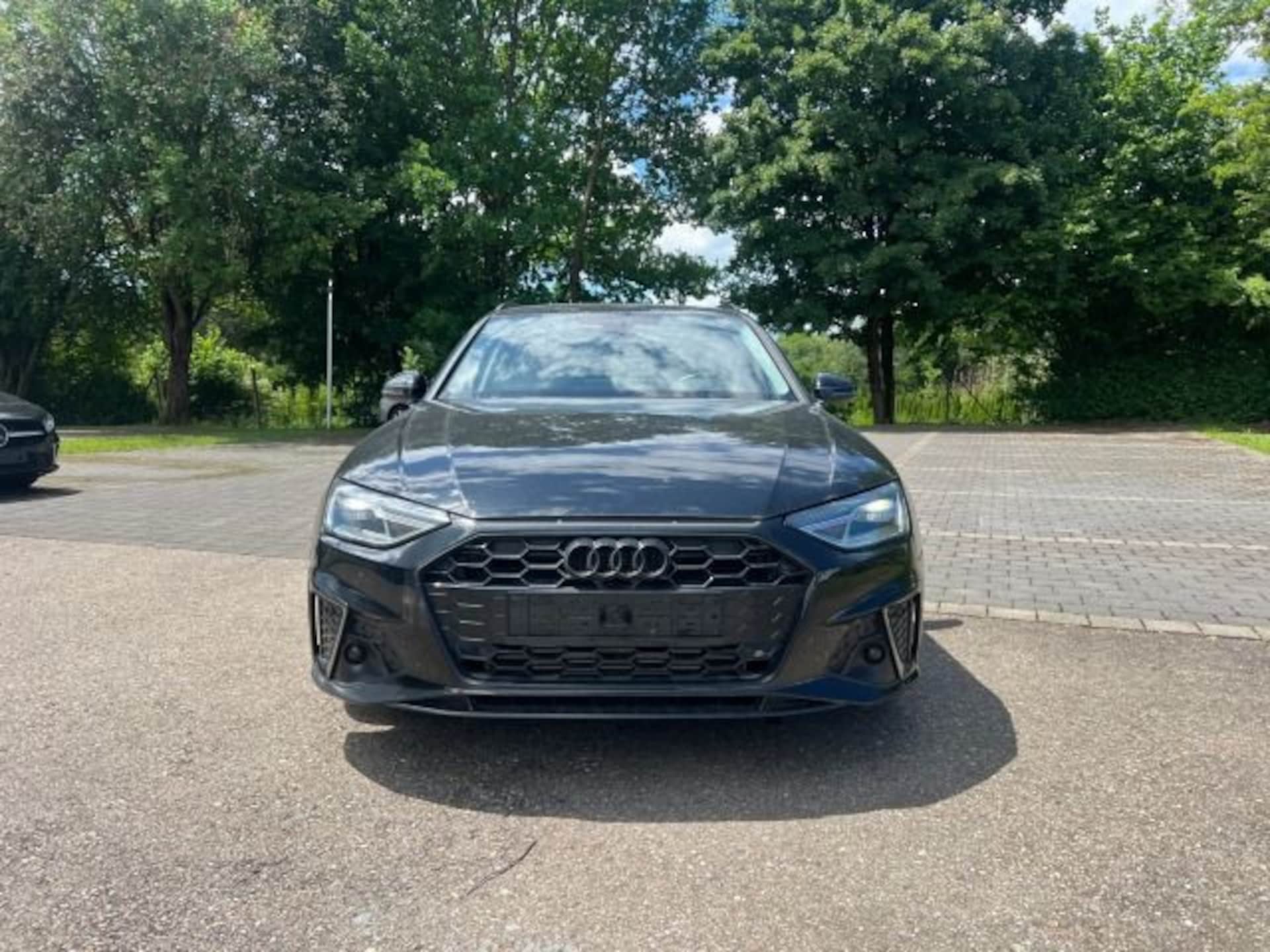 Audi A4 Avant S line