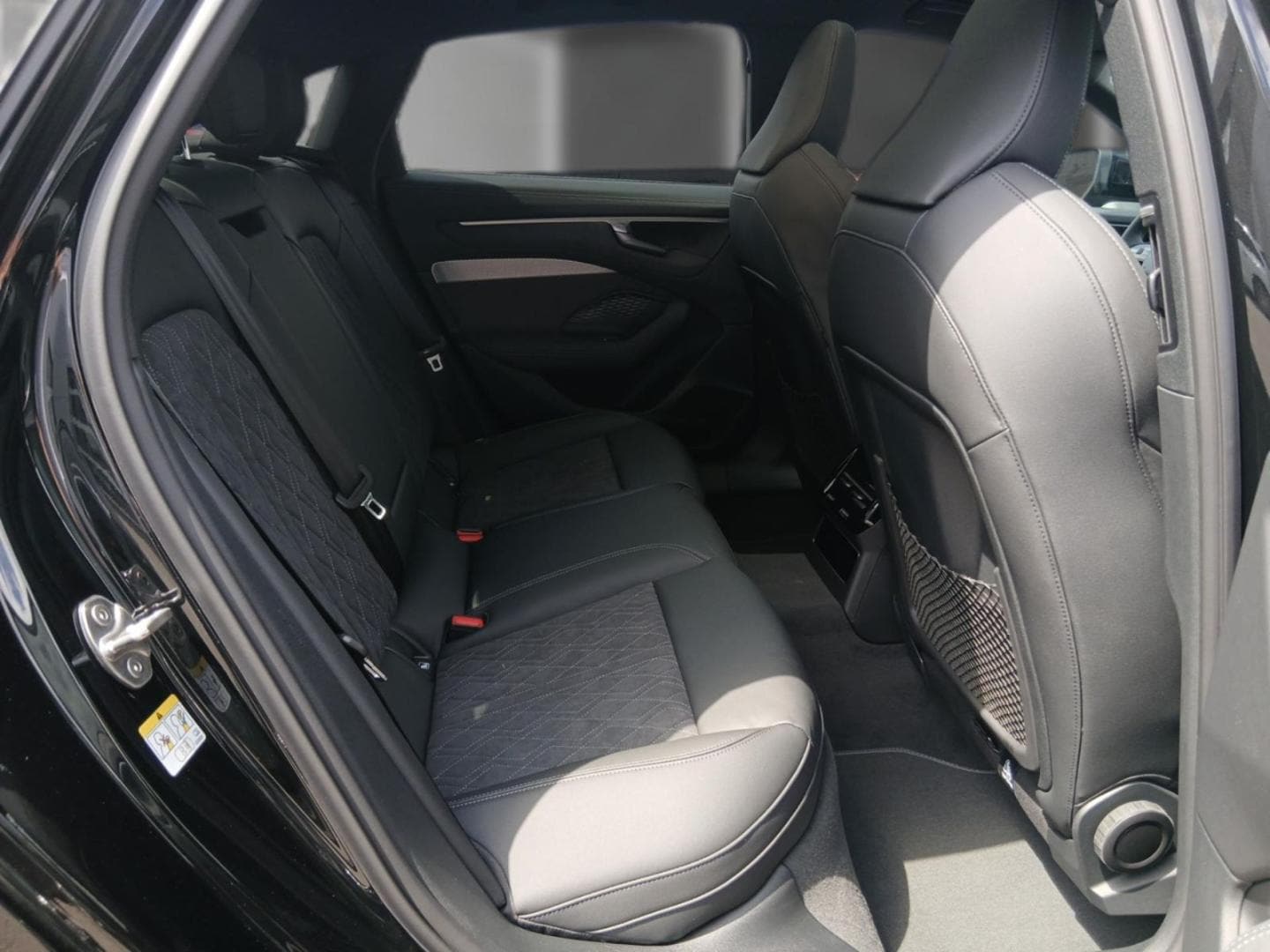 Bild über Audi A6 Limousine edition one TDI quattro 220 kW S tronic - für weitere Informationen kontaktieren Sie den Audi Partner
