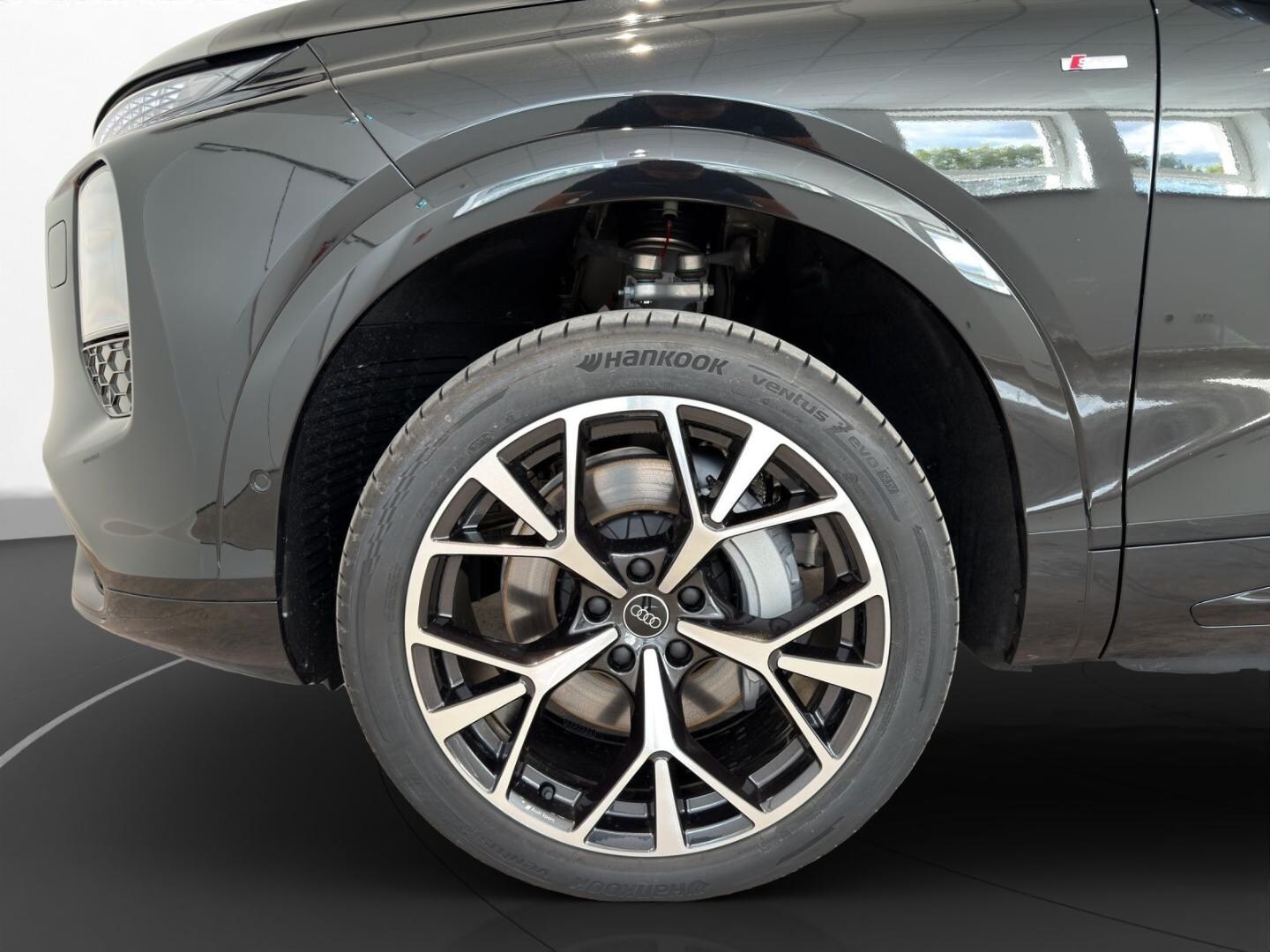 Bild über Audi Q7 SUV TDI quattro 220 kW tiptronic - für weitere Informationen kontaktieren Sie den Audi Partner