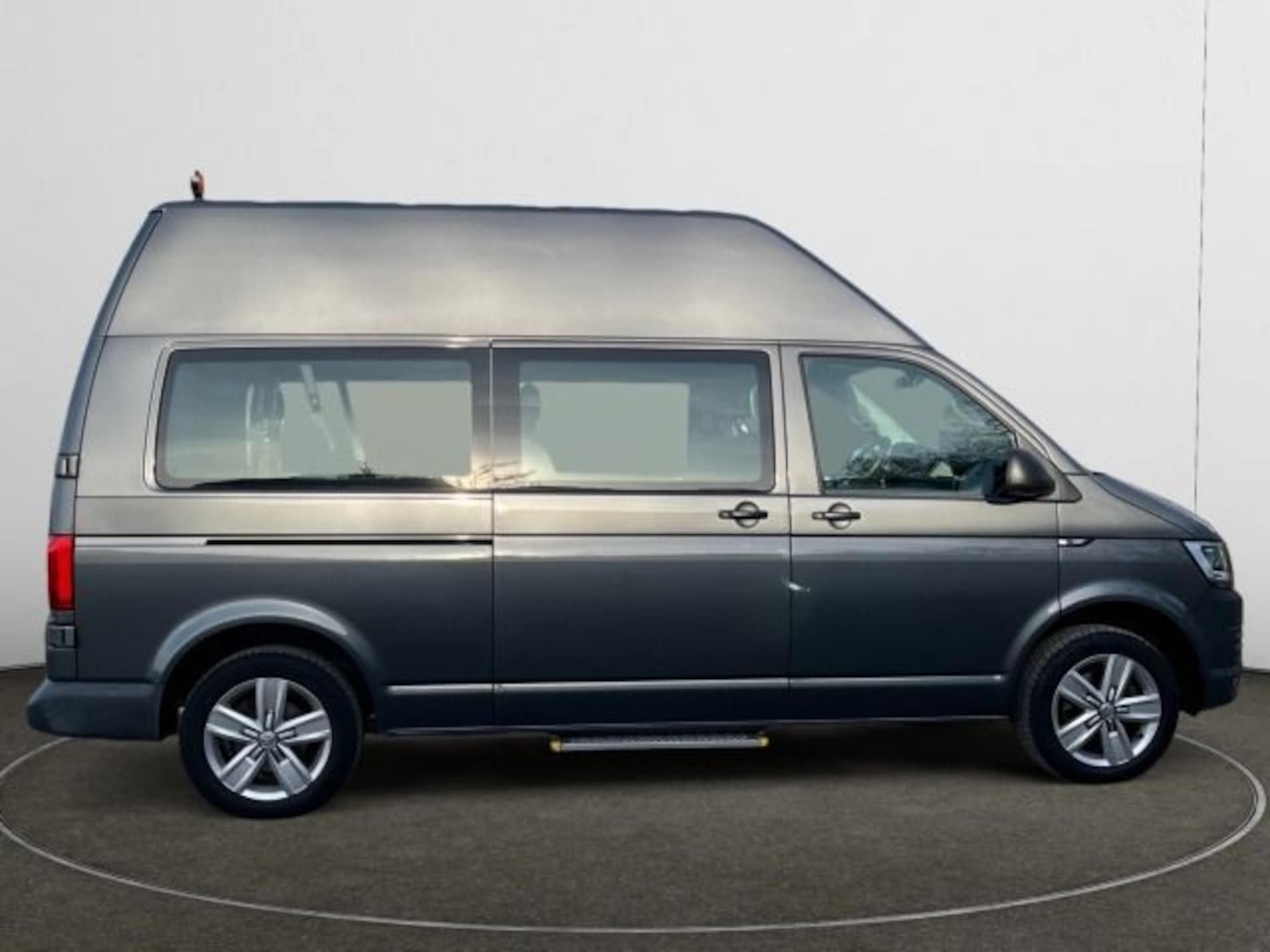 Volkswagen T6 Transporter Kombi langer Radstand