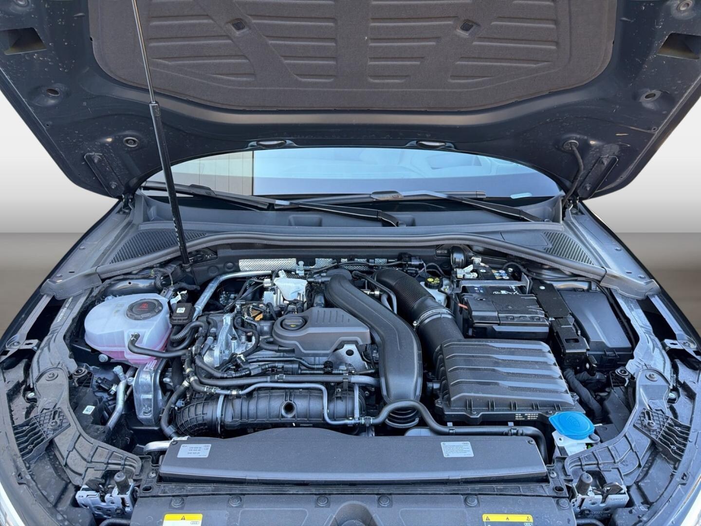 Bild über Audi A3 Sportback advanced 30 TFSI Schaltgetriebe - für weitere Informationen kontaktieren Sie den Audi Partner