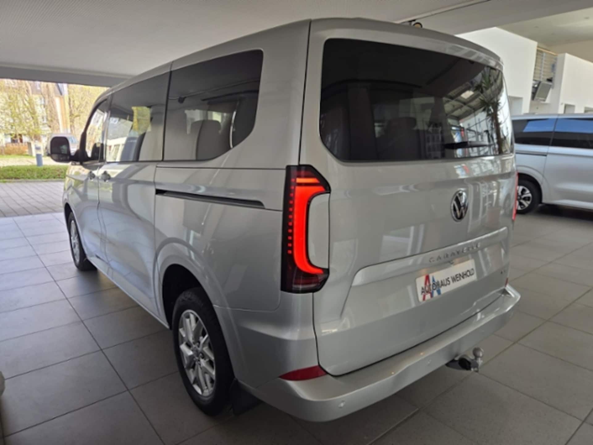Volkswagen Caravelle Style