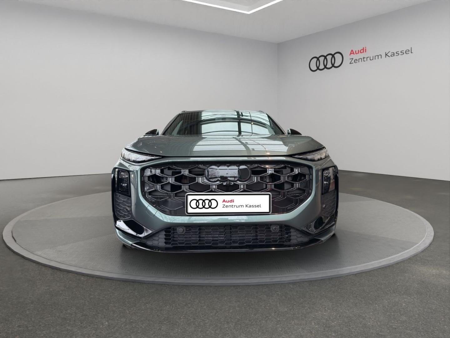 Bild über Audi Q3 SUV TFSI 110 kW S tronic - für weitere Informationen kontaktieren Sie den Audi Partner
