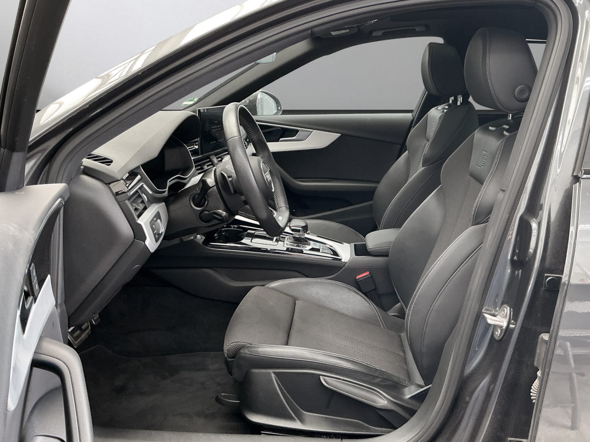 Audi A4 Avant S line