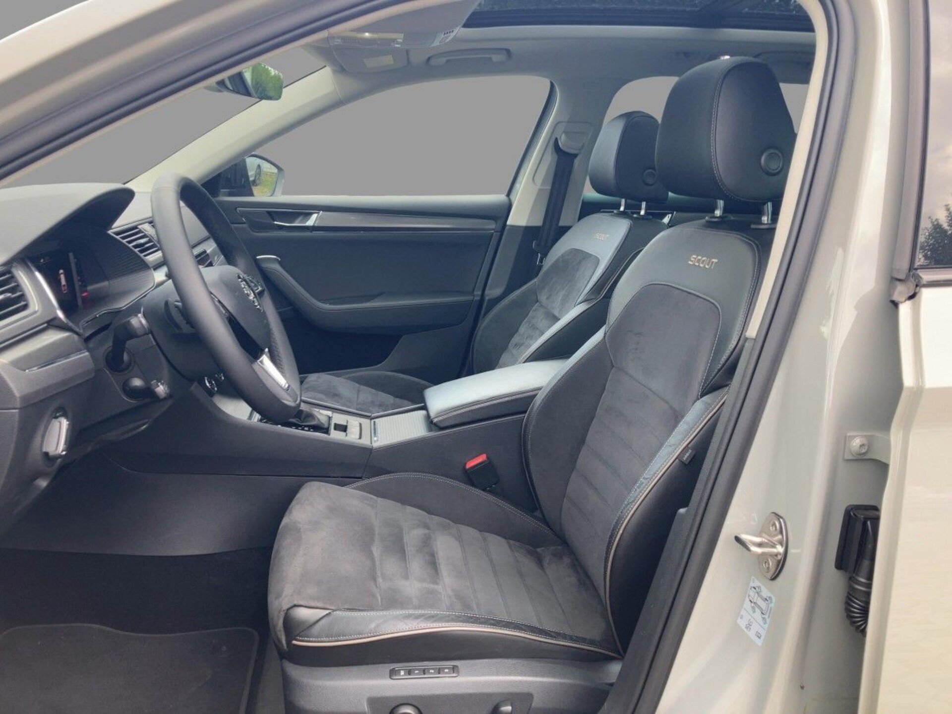 Skoda Superb Combi Scout