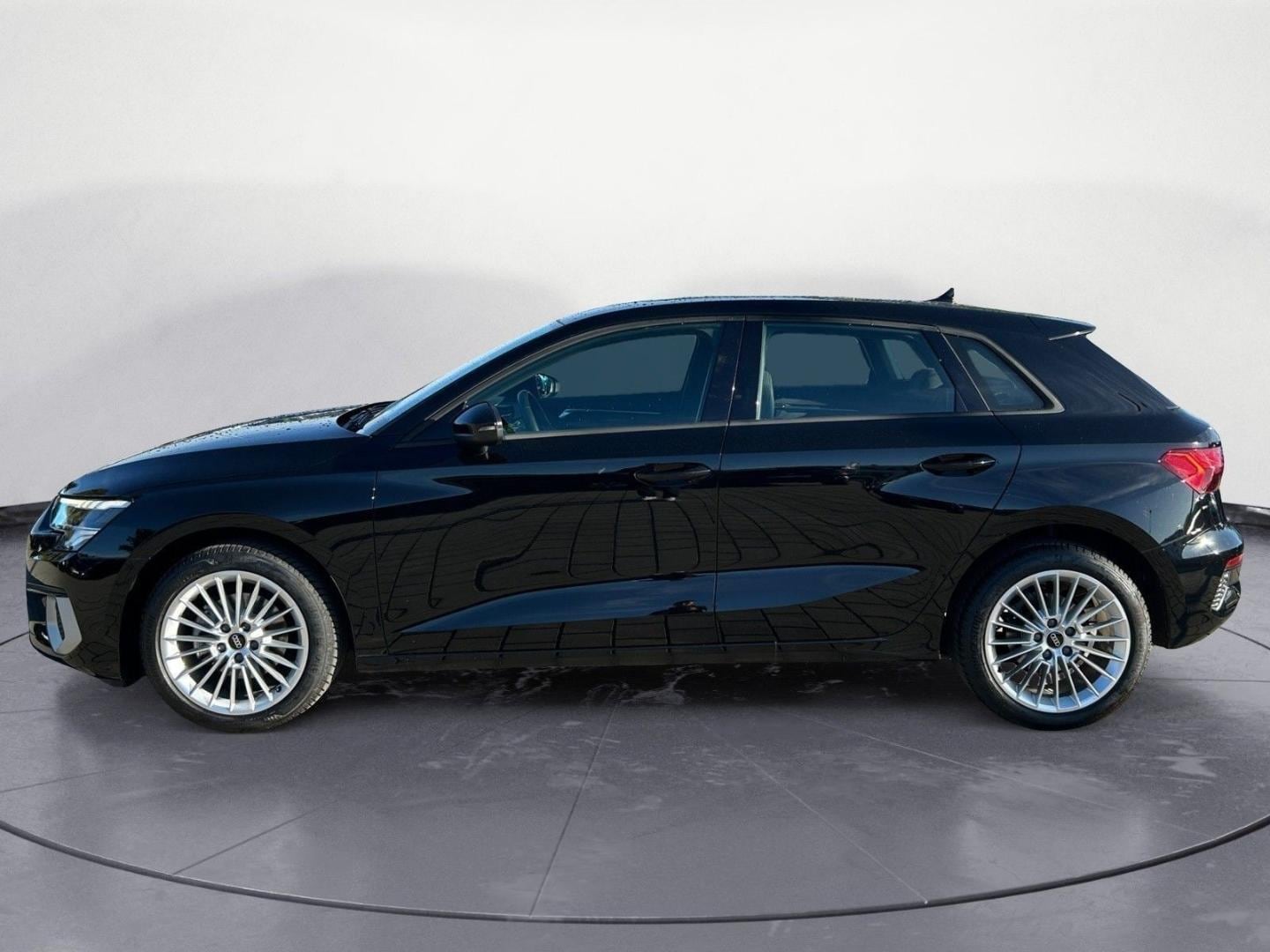 Bild über Audi A3 Sportback advanced 30 TFSI Schaltgetriebe - für weitere Informationen kontaktieren Sie den Audi Partner