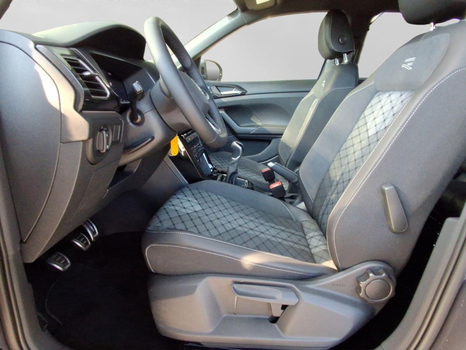 Volkswagen T-Cross – Bild 11
