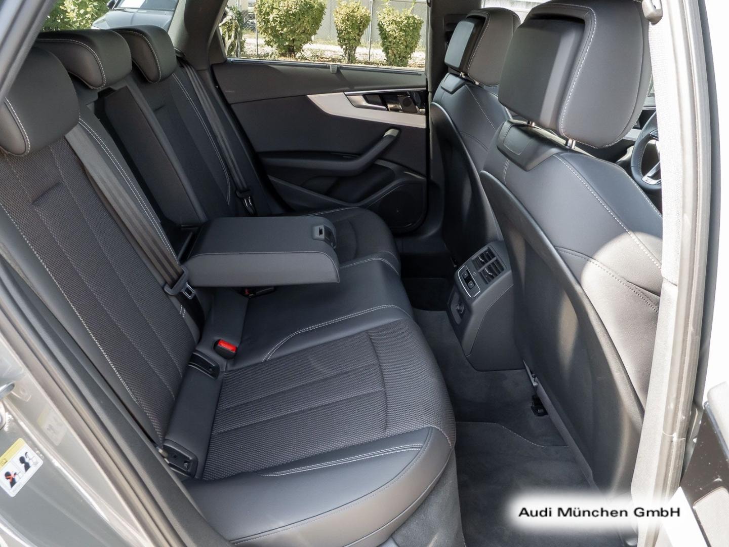 Bild über Audi A4 Avant S line 40 TFSI quattro S tronic - für weitere Informationen kontaktieren Sie den Audi Partner