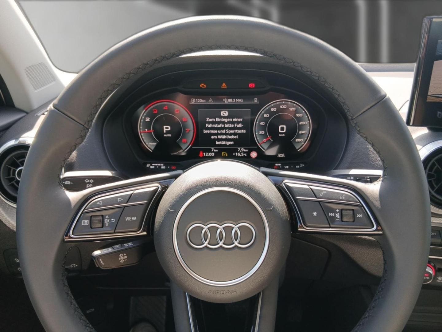 Bild über Audi Q2 advanced 35 TFSI S tronic - für weitere Informationen kontaktieren Sie den Audi Partner